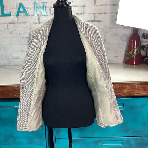 H&M Black and White Tweed Slim Fit Blazer Single Breast Women’s Fitted Blazer, 8 - Picture 5 of 8